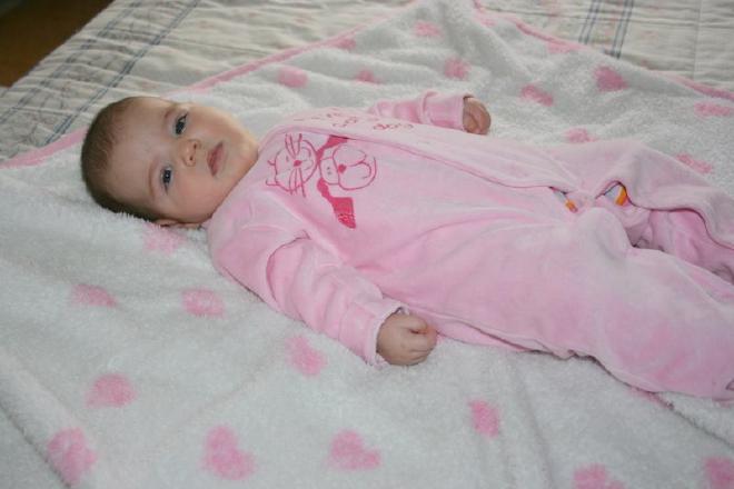 09/11/2007 - Helena na cama